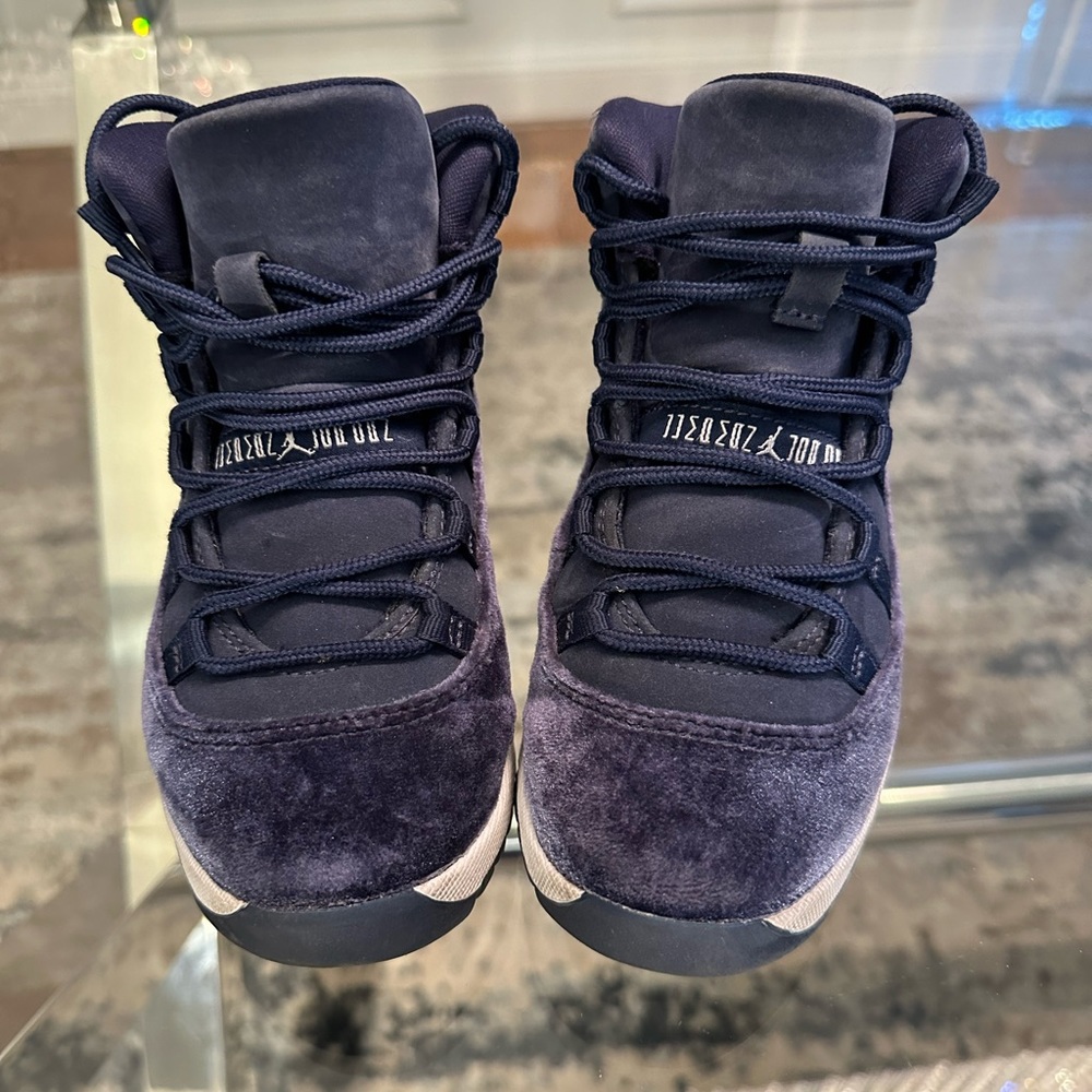 Air Jordan 11 Retro Midnight Navy Velvet